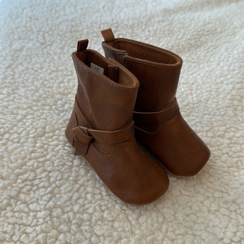 Old Navy baby faux brown leather boots with velcro size 12-18 months